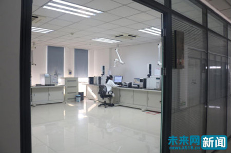 1-1G121160514393.jpg